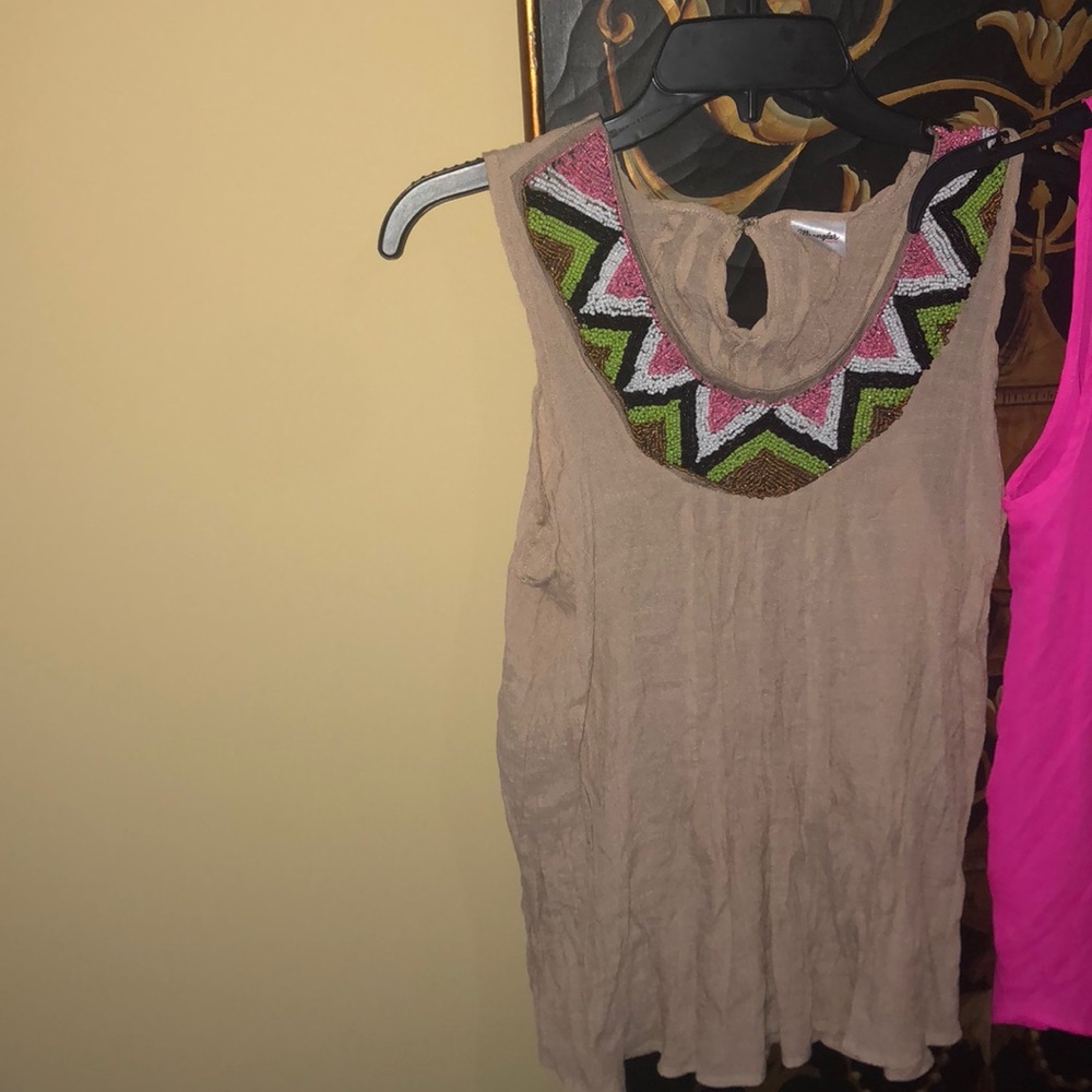 Two beautiful sleeveless tops! - Picture 2 of 6